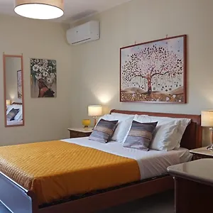 https://lorenzoguestsuite.sicilyhotelsitaly.net
